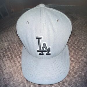 Grey LA hat mint condition OS SnapBack